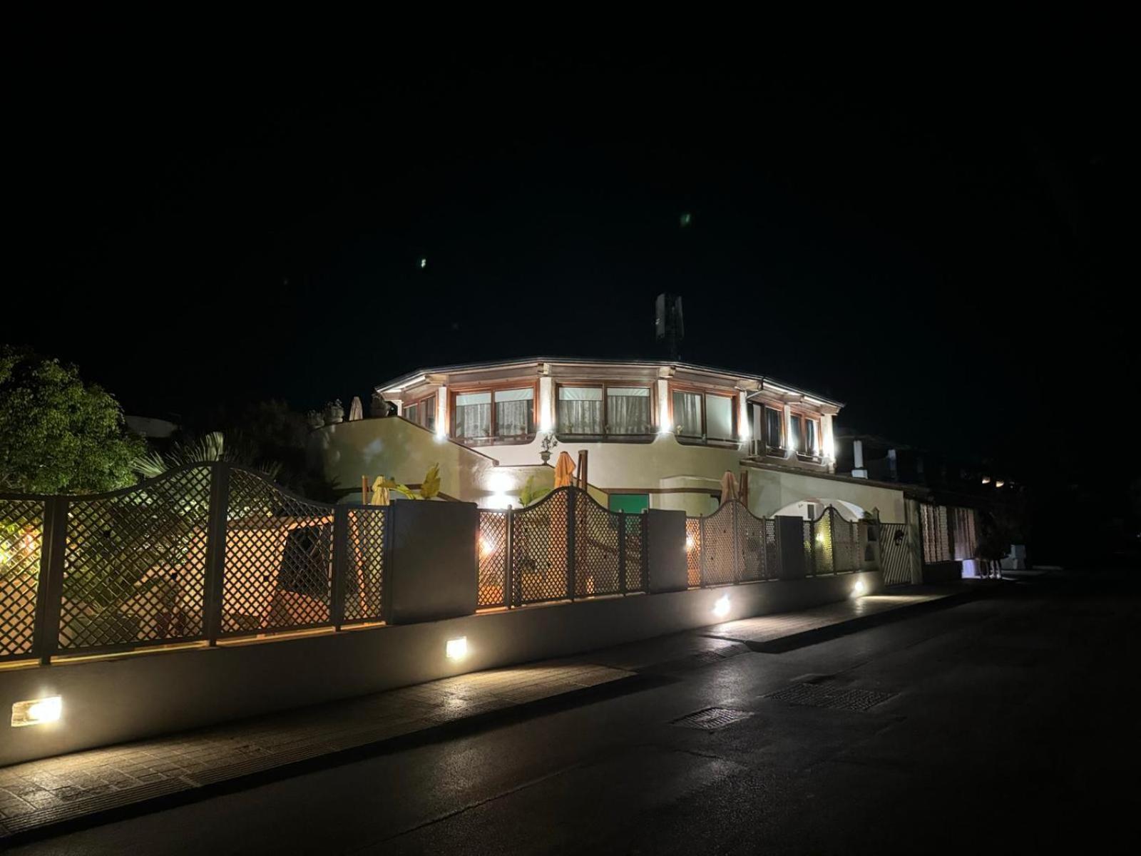 Il Caimano B & B, Con Piscina Dal 13 Luglio Al 31 Agosto Vulcano  Kültér fotó