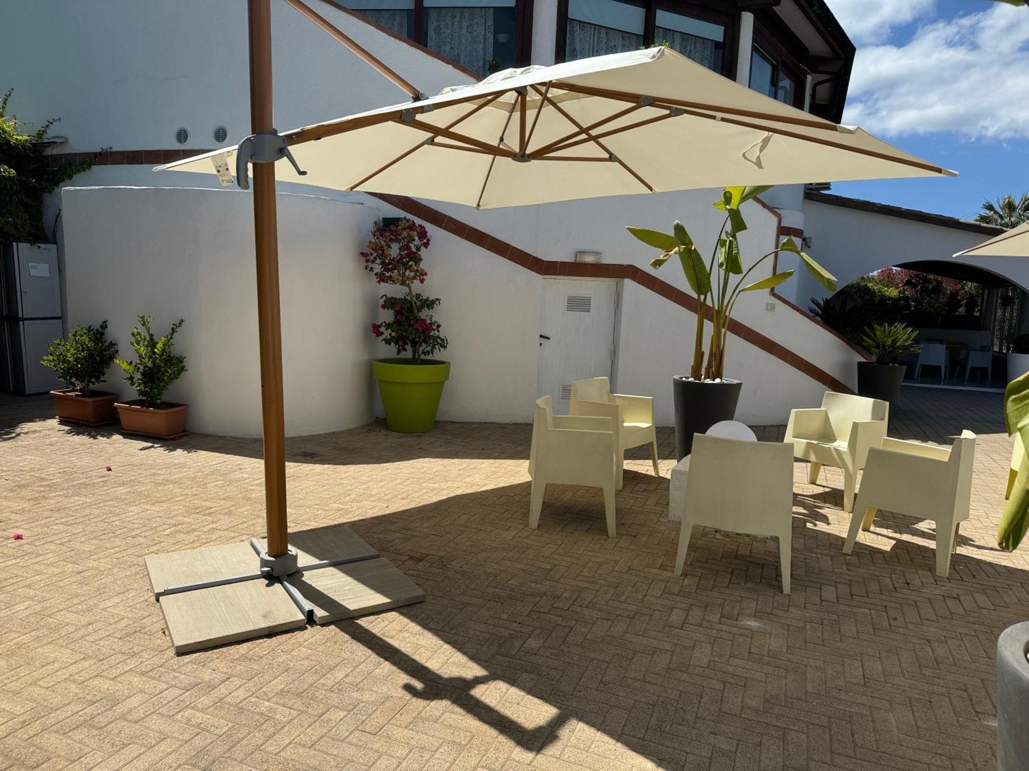 Il Caimano B & B, Con Piscina Dal 13 Luglio Al 31 Agosto Vulcano  Kültér fotó