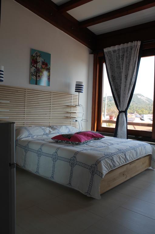 Il Caimano B & B, Con Piscina Dal 13 Luglio Al 31 Agosto Vulcano  Szoba fotó
